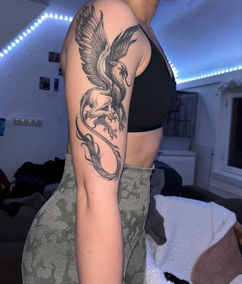 Hypogriff Tattoo, Tattoos Mythical Creatures, Griffin Tattoo Feminine, Tattoo Griffin, Hippogriff Tattoo, Mythical Creature Tattoo, Mythical Creatures Tattoo, Griffon Tattoo, Gryphon Tattoo