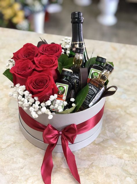 Wine Gift Box Ideas, Balloon Bouquet Diy, Liquor Gifts, Valentine Gift Baskets, Candy Bouquet Diy, Corporate Gift Baskets, Flower Box Gift, Diy Birthday Gifts For Friends, Wine Gift Boxes