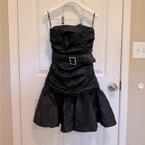 Nwt Vintage Y2k Betsey Johnson Strapless Mini Dress Black Size 6 Smoke Free And Pet Free Home All Measurements Are Approximate Sometimes Photos Appear A Slightly Different Color Than The Actual Item. Please Ask For Additional Photos If Shopping For An Exact Color. Unless Otherwise Stated, All Of Our Items Are In Excellent Used Condition With No Stains Or Holes And Have Been Laundered Before Shipping. Alt Dresses, Grunge Dresses, Y2k Outfits Dresses, 2000s Dress, Cowgirl Dresses, Diva Dress, Emo Dresses, Black Strapless Dress, Betsey Johnson Dresses