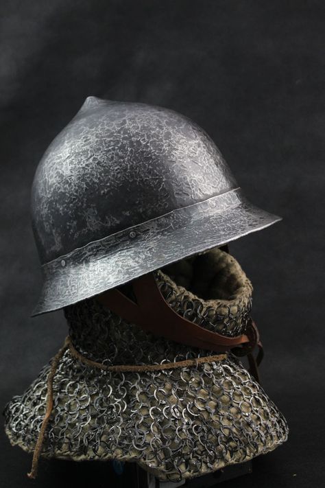 Byzantine Helmet, Trench Crusade, Medieval Army, Knight Orders, Lamellar Armor, Life In Ancient Egypt, Celtic Shield, Knight Helmet, Helmet Armor