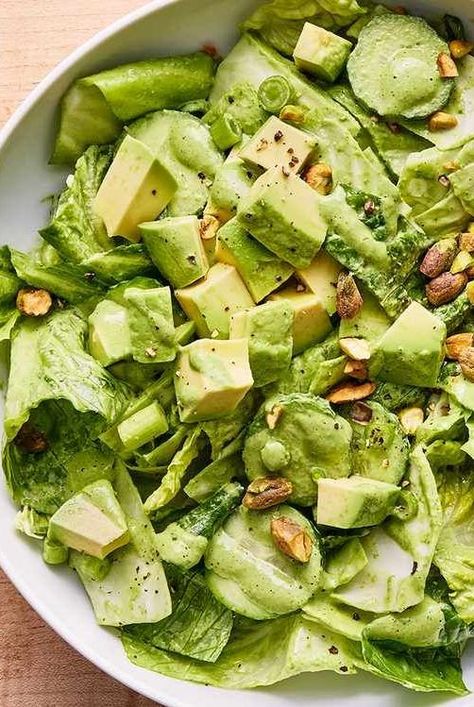 This green goddess salad is the right balance of light and filling. Perfect for any quick and easy lunch that the whole family will love. #saladrecipes#salads#saladideas#vegetables Easy Green Goddess Salad, Greengoddess Salad Recipe, Green Goddess Salad Vegan, Green Godesses Salad Recipe, Viral Green Goddess Salad, Green Goddess Salad, Goddess Salad, Green Dinner, Green Salads