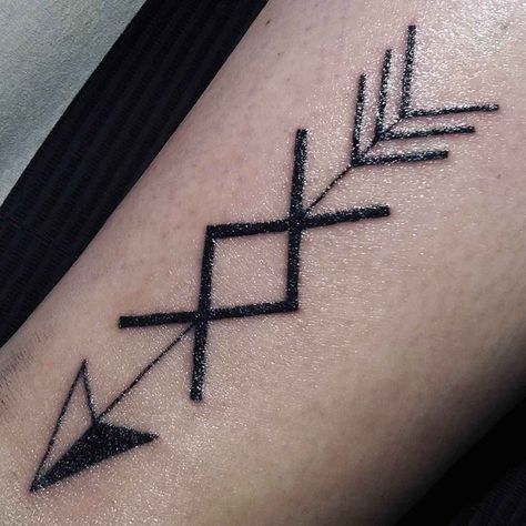 Viking Arrow Tattoo, Inguz Tattoo, Arrow Tattoo Meaning, Viking Arrow, Nordic Tattoos, Traditional Viking Tattoos, Viking Rune Tattoo, Nordic Symbols, Viking Tattoo Symbol