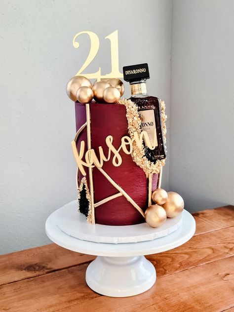 Cake Alcohol Theme, Liquor Theme Cake, 21st Birthday Cake Elegant, Liquor Birthday Cake For Men, Alcohol Bday Cake, Cake With Liquor Bottles On Top, 21st Birthday Cake For Men, Bottle Cakes For Men, Cake With Bottle