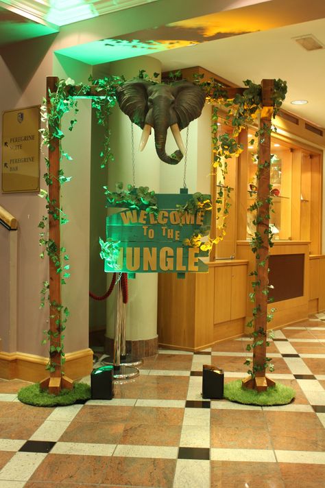 Jungle Team Party, Jungal Theme Decoration, Jungle Props Set Design, Jungle Stage Decorations, Jungle Dance Theme, Jungle Hoco Theme, Jungle Event Decor, Jungle Decoration Ideas, Safari Themed Decorations