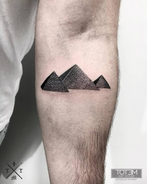 Pyramids Tattoo, Kali Ma Tattoo, Egyptian Tattoo Designs, Band Tattoo Ideas, Bastet Tattoo, Papa Tattoo, Pyramid Tattoo, Flower Of Life Tattoo, Sky Tattoos