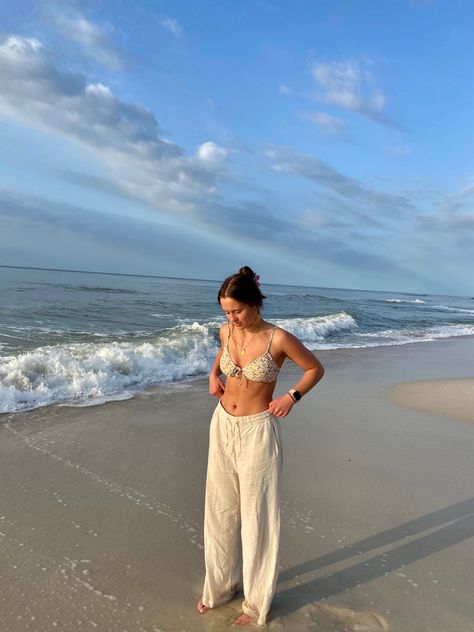 Beach Linen Outfit, Linen Beach Outfits, White Beach Outfit, Sunrise Spring, Linen Pants Style, Swimsuit Pics, Linen Beach Pants, Linen Pants Outfit, White Pants Outfit