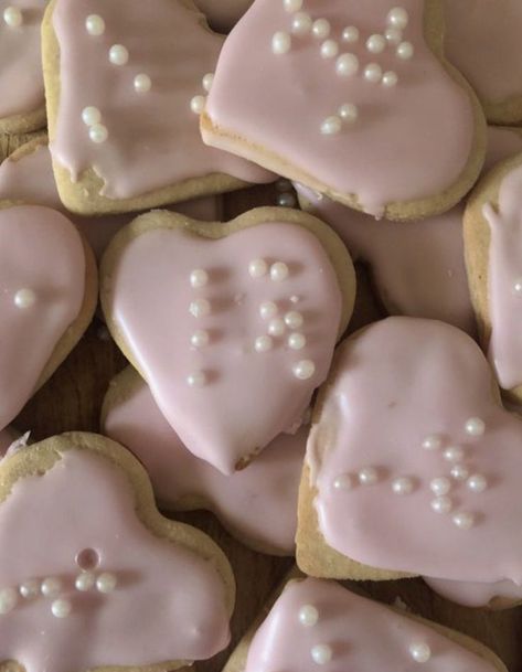 Christmas aesthetic, pink Christmas, Cozy winter aesthetic, coquette aesthetic Itgirl Aesthetic, Pearl Sugar, Pearl Party, Pink Cookies, Cute Baking, Pink Foods, Pink Coquette, Heart Cookies, Pink Sugar