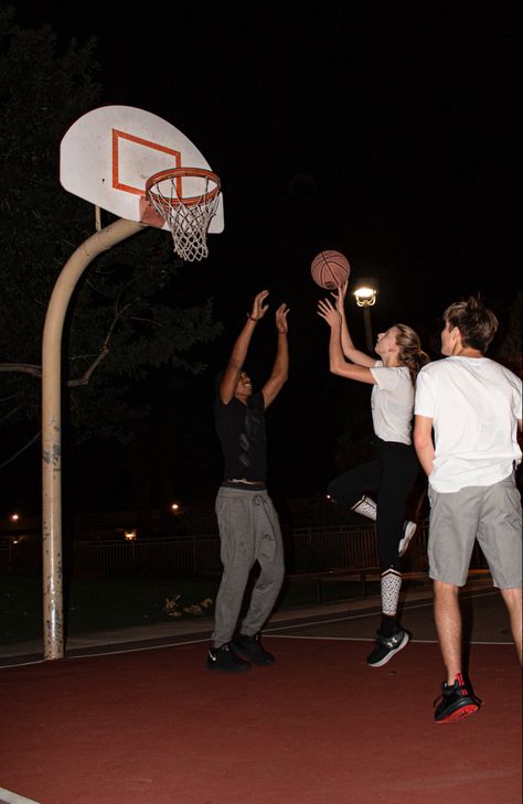 park night with friends playing basketball. Friends Playing Basketball, People Playing Basketball, Basketball At Night, Basketball With Friends, Boys Playing Basketball, Basketball Guys, Basketball Friends, High School Sports Photography, Basketball Reference