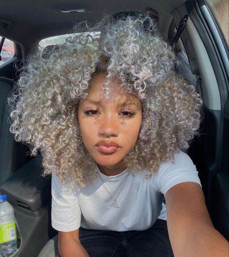 Blonde Hair And Eyebrows Black Women, Platinum Natural Hair, Silver Blonde Curly Hair, Platinum Blonde 4c Hair, Silver Hair On Black Women, Purple And Platinum Hair, Ash Blonde Hair Curly, Silver Hair Curly, Silver Hair Dye Ideas