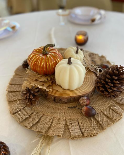 Fall in love with this beautiful centerpiece. Today I decorated this beautiful baby shower. With fall leaves 🍂 and wood. #fall #diycenterpieces #fallleaves🍁🍂 #fallbayshower #fallcenterpiece #event #eventdecor #quincyma #boston #eventbusiness #eventdecor #autumn Baby Shower Fall Centerpieces, Balloon Stand Centerpiece, Paper Table Setting, Table Setting Fall, Balloon Stand, Balloon Stands, Paper Table, Fall Table Settings, Diy Centerpieces