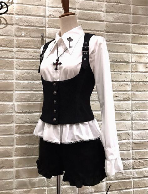 Bsd Style Clothes, Black Victorian Outfit, Ouija Fashion, Ghostcore Outfits, Gothic Ouji Fashion, Ouji Outfit, Ouji Fashion, Farmer Outfit, Witch Fashion