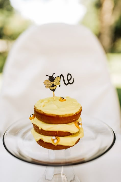 1 Year Bee Birthday, One Sweet Honey Birthday, Bumble Bee First Birthday Party, Beeday Cake, Happy Beeday Party Ideas, Bee Birthday Party Ideas, Happy To Bee One Birthday, Honey Bee One Year Birthday, Bee Theme 1st Birthday Party Ideas