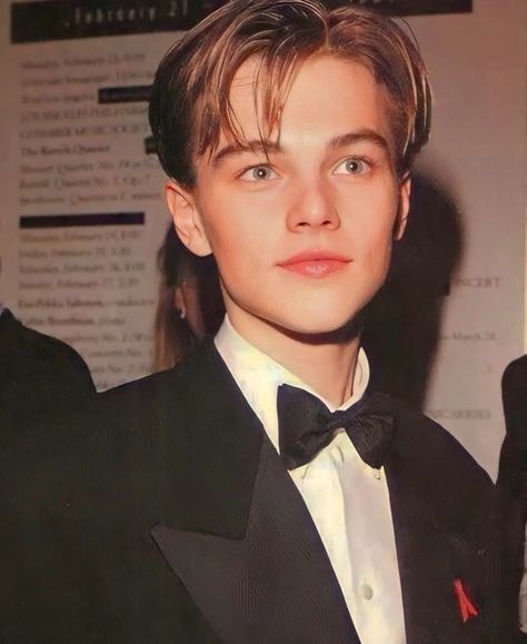 Leo Dicaprio 2000s, Hot Leonardo Dicaprio, Turhan Sultan, Young Leo Dicaprio, Leonardo Dicaprio Photos, Leonardo Dicaprio Movies, Actors Birthday, Leo And Kate, Basketball Diaries