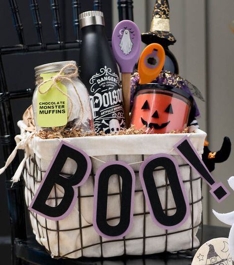 Boo Basket Coworker, Boo Basket Ideas For Coworkers, Teacher Boo Basket, Spooky Basket For Men, Adult Boo Basket, Halloween Boo Basket Ideas, Halloween Treat Baskets, Boo Bucket, Halloween Boo Basket