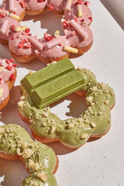 Mochi Donuts (Pon De Ring) Matcha Mochi Donut, Filipino Donut Recipe, Mochi Donut Drawing, Mochi Donut Aesthetic, Cute Donut Decorating Ideas, Mochi Doughnut, Mochi Donut Recipe, Japanese Donuts, Mochi Donuts Recipe