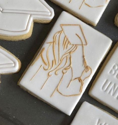 Blue And Gold Graduation Cookies, Graduation Fondant Cookies, College Graduation Cookies Decorated, Girl Graduation Cookies, Graduation Cookie Ideas High School, Graduation Decorated Sugar Cookies, Grad Sugar Cookies, Graduation Sugar Cookies 2024, Graduation Sugar Cookies Ideas