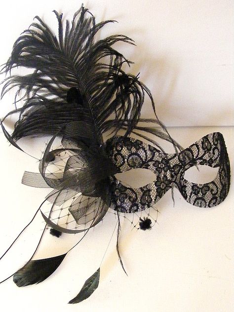 You Can Make Your Own DIY Masquerade Mask From Home - http://www.stylishboard.com/can-make-diy-masquerade-mask-home/ Diy Masquerade Mask, Mascarade Party, Masquerade Mask Diy, Masquerade Mask Black, Black Masquerade Mask, Lace Masquerade Masks, Masquerade Theme, Masquerade Wedding, Masquerade Masks