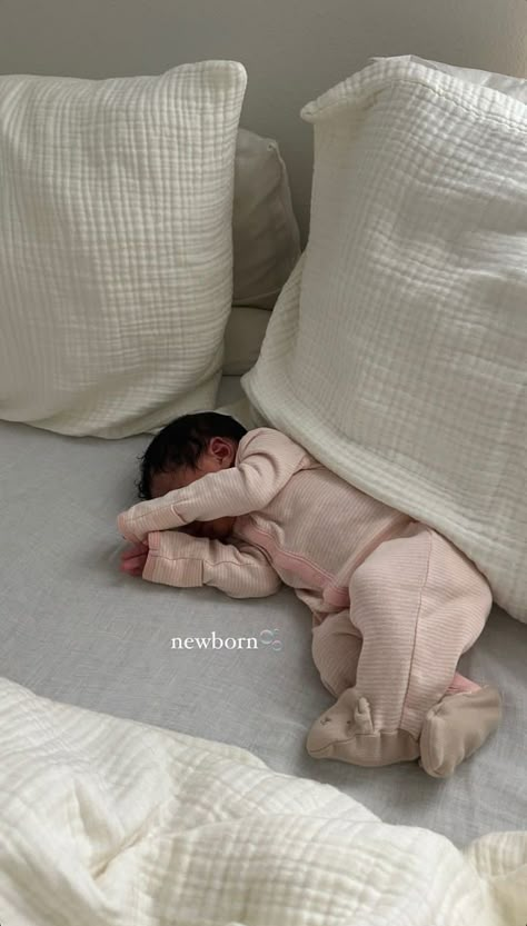 First Baby Aesthetic, Newborn Aesthetic, Baby Girl Aesthetic, Baby Aesthetic, Cute Pregnancy Pictures, I Want A Baby, Wanting A Baby, Pretty Pregnant, New Mommy