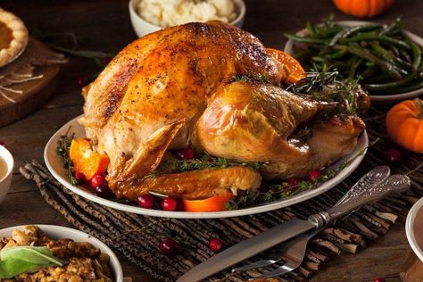 Typical Thanksgiving Dinner, Jerk Turkey, Roasted Chicken And Potatoes, Whole Turkey, Jamaican Jerk, Turkey Recipes Thanksgiving, Rub Recipes, Jamaican Recipes, Cooking Turkey