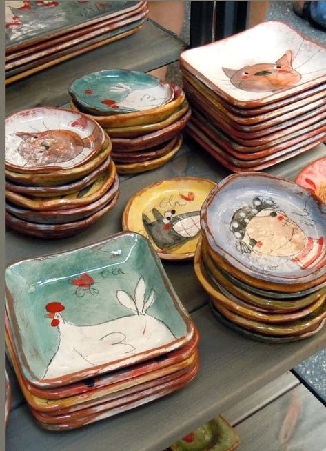 Painted Ceramic Plates, Easter Decorations Ideas, Handmade Ceramics Plates, Pottery Handbuilding, Ideas For Easter Decorations, Ideas For Easter, Easter Decorations Kids, Hand Built Pottery, Pottery Dishes