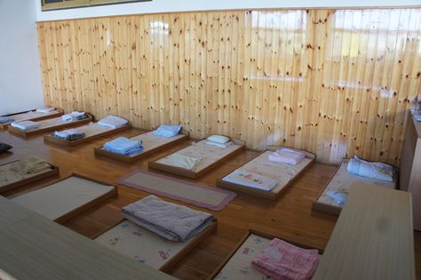 Toddler Community nap area #montessori north Preschool Sleeping Area, Nap Area Daycare, Preschool Nap Room, Daycare Sleeping Area, Daycare Nap Room Ideas, Jedi Bedroom, Nap Area, Nap Room, Infant Toddler Classroom