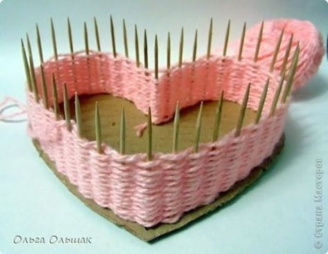 Wonderful DIY Lovely Yarn Busket From Carboard Yarn Basket, Yarn Storage, Weaving Yarn, Diy Basket, Flower Diy Crafts, Mother's Day Diy, Yarn Diy, Cardboard Crafts, Valentine Day Crafts