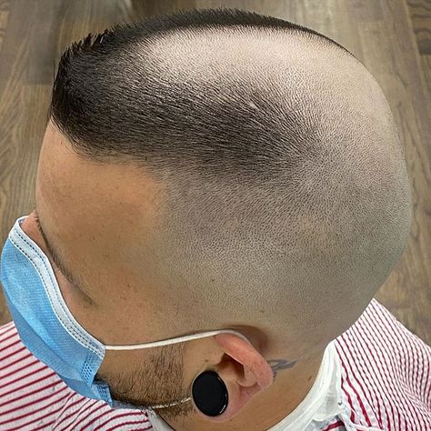 A Chicago Barbershop (@olddogbarbershop) • Instagram photos and videos Horseshoe Flattop, Backcombed Hairstyles, Flattop Haircut, High And Tight Haircut, Short Fade Haircut, Military Haircut, Flat Top Haircut, Hot Haircuts, Haircut Pictures