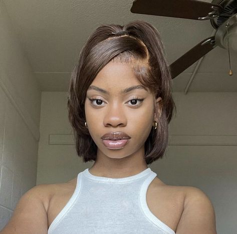 Aesthetic 4c Hair, Short Brown Wigs For Black Women, Short Straight Hair Inspiration, Short Black Wigs For Black Women, Simple Wigs For Black Women, Natural Black Hairstyles Straight, Short Straight Wig Hairstyles, Styles To Do With Short Hair, Wig Short Hairstyles