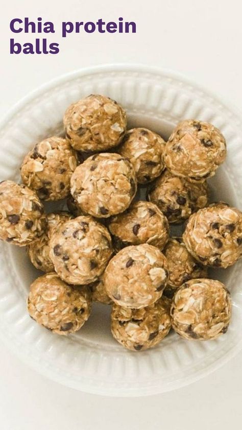 oatmeal protein balls with peanut butter, honey and raisins. High Energy Snacks For Athletes, Protein Balls With Chia Seeds, Chia Protein Balls, Olive Cake, Best Oatmeal Recipe, High Energy Snacks, Protein Balls Healthy, Golo Diet, Energy Food