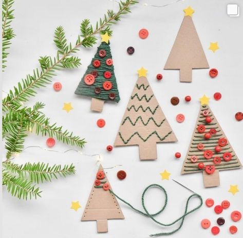 Baby Christmas Crafts, Cardboard Christmas Tree, Little Christmas Trees, Cardboard Crafts, Christmas Crafts For Kids, Winter Crafts, Christmas Decorations To Make, Christmas Activities, Xmas Crafts