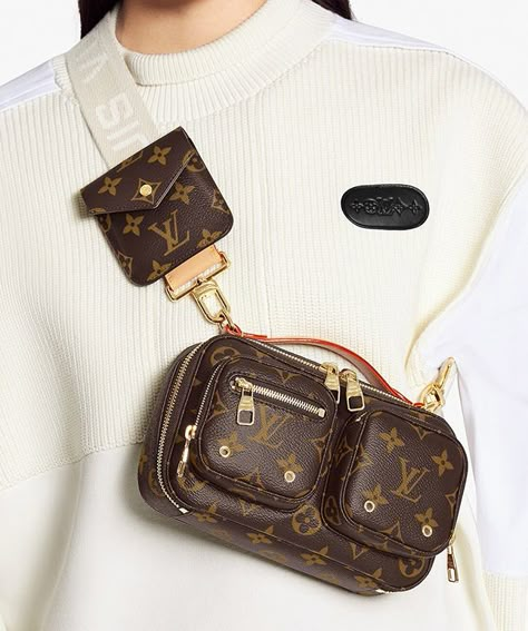 Lv Utility Crossbody Bag, Louis Vuitton Utility Crossbody Bag, Louis Vuitton Belt Bag, Bum Bag Outfit, Crossbody Bag Outfit, Womens Designer Bags, Utility Bag, Leather Duffle Bag, Leather Duffle