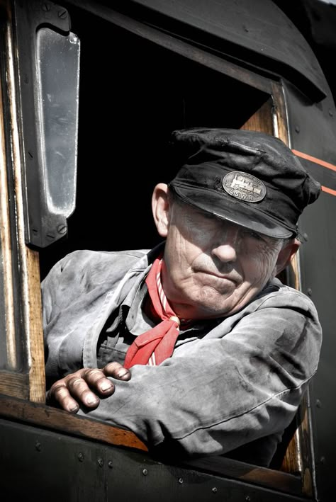 driver Train Driver, Train Conductor, Vintage Railroad, Vintage Trains, Working Men, Railroad Photos, Train Art, Travel Vintage, Character Inspiration Male