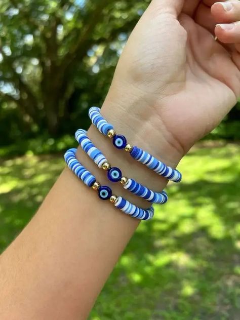 Bead Hacks, Evil Eye Clay, Eye Clay, Clay Bead Bracelet Ideas, Bead Bracelet Ideas, Bracelets Heishi, Make Clay Beads, Clay Bead Necklace, Preppy Bracelets