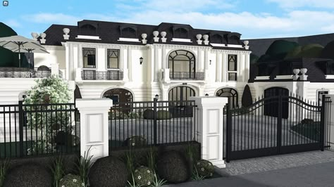 Rich House Bloxburg, Bloxburg House Ideas Rich, Gated Bloxburg House, Texas House Layout, Bloxburg House Ideas Exterior Old Money, Luxurious Bloxburg House, Bloxburg Front Gate Ideas, Bloxburg House Ideas 2 Floor Exterior, Realistic Bloxburg House Exterior Mansion