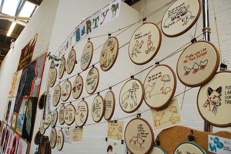 Embroidery Hoop Display, Craft Stall Display, Craft Booth Design, Vendor Booth Display, Craft Show Booths, Craft Market Display, Embroider Ideas, Craft Booth Display, Vendor Displays