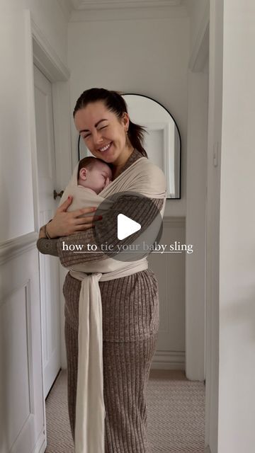 Charlotte Greedy on Instagram: "how to tie a baby sling 🤍 save this for later!  #babysling #babywrap #babywrapping #sling #babywearing #babywearer #babyslings #newborn #babygirl #newborn #babymomlife #mumlife #mummyblogger #mumsofinstauk" Best Baby Sling, Baby Harness, Baby Wrap Newborn, Baby Holder, Kangaroo Baby, Baby Sling, Ring Sling, 4 Month Olds, Baby G