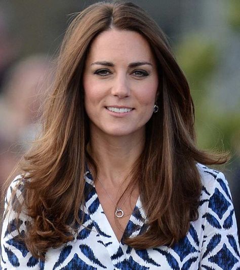 20 Kate Middleton Hairstyles That Will Make You Feel Like A Princess Kate Middleton Haircut, Kate Middleton Diet, Kate Middleton Stil, Vévodkyně Kate, Kate Middleton Pregnant, Düşes Kate, Beyonce Hair, Princesse Kate Middleton, Looks Kate Middleton