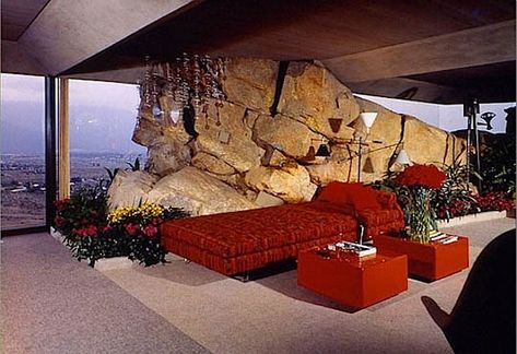 The James Bond House in Palm Springs as seen in „Diamonds Are Forever“ (1968, 15 Pics + Clip) Arthur Elrod, Palm Springs Interior, 60s Interior, Nature House, Palm Springs Home, John Lautner, Mid Century Architecture, Architecture Ideas, Mid Century Modern Interiors