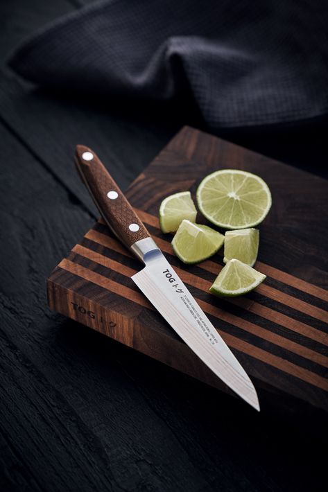 ‘THE ANT’ END-GRAIN CHOPPING BOARD 32 X 19 X 3.5CM Knife Photography, Kitchen Chopping Board, Photography Set Up, Best Chefs Knife, Chopping Knife, Best Kitchen Knives, Japanese Kitchen Knives, Types Of Knives, Wooden Chopping Boards