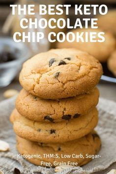 These are the Best Keto Chocolate Chip Cookies in the world! Not only are they awesome, they are ketogenic, low carb, a THM:S fuel, sugar free, and grain free! Best Keto Chocolate Chip Cookies, Single Serve Cookie, Low Carb Chocolate Chip Cookies, Galletas Keto, Keto Cookie Recipes, Postre Keto, Keto Chocolate Chip Cookies, Keto Chocolate Chips, Keto Friendly Desserts