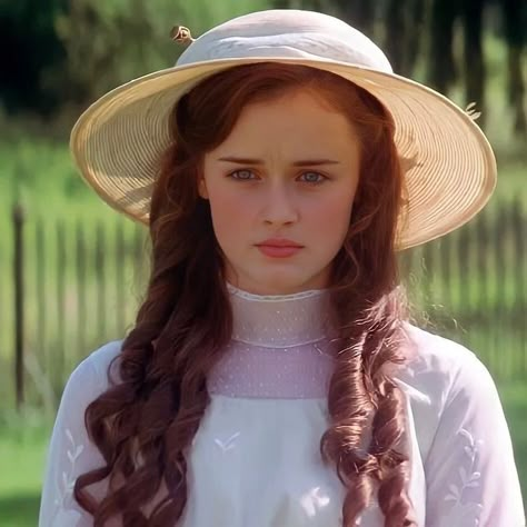 00’s Aesthetic, Winnie Foster, Tuck Everlasting, Alexis Bledel, 90’s Aesthetic, Emma Thompson, Rory Gilmore, Historical Dresses, Y2k Aesthetic