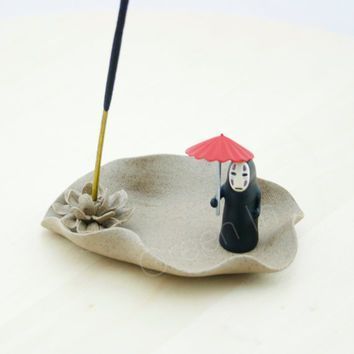 Anime Incense Holder, Ghibli Figurine, Incense Holder Clay Diy, Incense Holder Clay, Lifestyle Hacks, Sculpture Art Clay, Ceramics Pottery Art, Clay Art Projects, Diy Clay Crafts