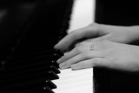 . Piano Photoshoot, Scene Couple, Piano Photography, Music Photoshoot, Dark Victorian, Photo Documentary, Steampunk Wedding, Composition Photography, Couples Session