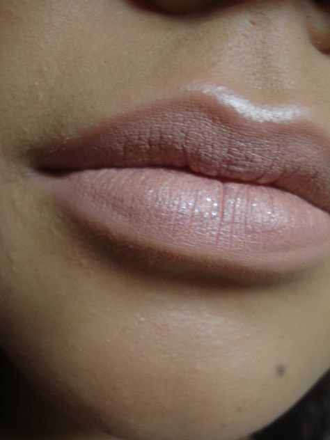 illuminated cupids bow. super cute and feminine Cupid Bow Lips, Bow Lips, Cupids Bow Lips, Cupid Bow, Cupids Bow, Florist, Super Cute, Lips, Makeup