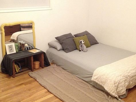 No Bed Frame, Beds On Floor Ideas, Floor Bedroom Ideas, Bed On The Floor, Floor Beds, Murphy Bed Ikea, No Bed, Montessori Bedroom, Mattress On Floor