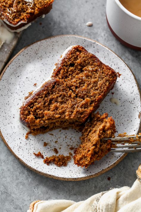 Gingerbread Banana Bread (Gluten Free, Dairy Free) Sweet Potato Gingerbread, Ginger Banana Bread Recipe, Healthy Gingerbread Loaf, Banana Gingerbread Loaf, Holiday Banana Bread, Banana Bread Christmas, Banana Gingerbread, Ginger Banana Bread, Gingerbread Banana Bread