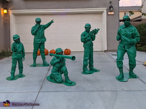 Toy Story Soldiers, Army Men Costume, Mens Halloween Costumes Diy, Army Halloween Costumes, Toy Soldier Costume, Diy Costumes Men, Toy Story Halloween, Army Costume, Army Men Toys