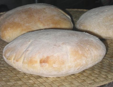 Pan arabe - pan pita sin errores ~ Pasteles de colores Pan Pita, Arabian Food, Cooking Lover, Salty Foods, Yeast Bread, Pan Pizza, Pan Bread, Pizza Bread, Arabic Food