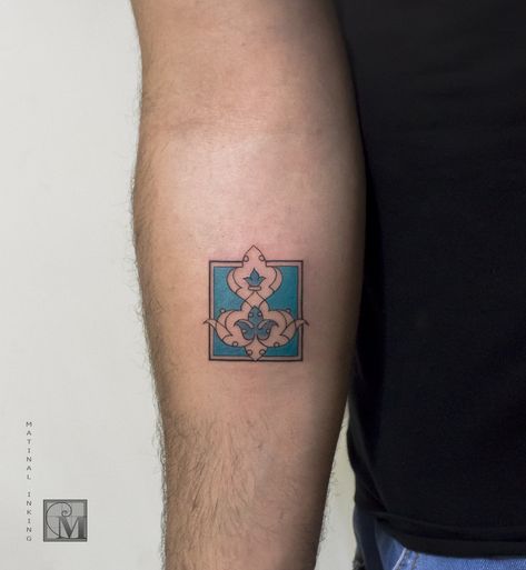 Iranian Art Tattoo, Persian Tattoo Ideas For Men, Persian Carpet Tattoo, Persian Art Tattoo, Carpet Tattoo, Iranian Tattoo, Persian Tattoos, Farsi Tattoo, Tatoo Styles