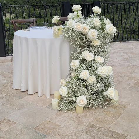 Baby's Breath Sweetheart Table, Baby’s Breath And Roses, Baby Breath And Roses, Baby's Breath Centerpiece, Rose Flower Arrangements, Sweetheart Table Wedding, Aisle Flowers, White Wedding Theme, Rose Centerpieces